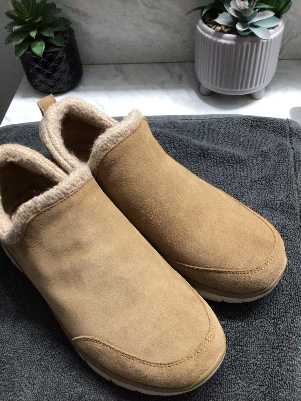 Skechers Women's Slip-On Faux Suede Mule in Tan SIZE 7
